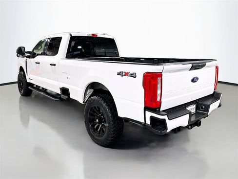 Used 2024 Ford F350 XLT image 9