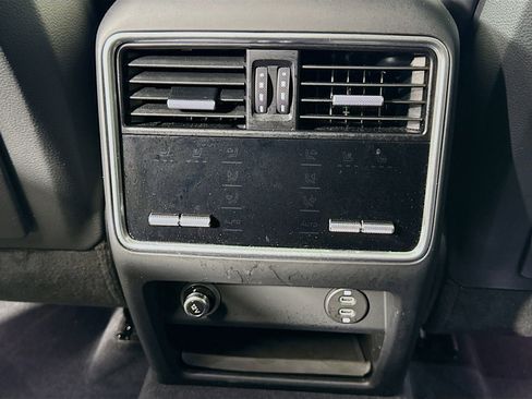 Certified 2023 Porsche Cayenne S Platinum image 25