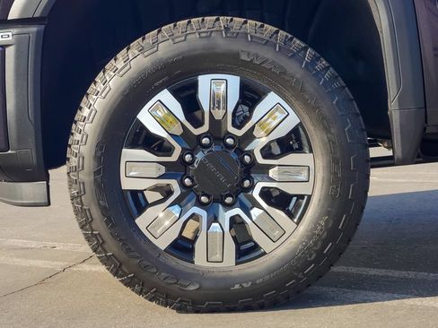 New 2026 GMC Sierra 2500 Denali w/ Denali Reserve Package AWD/4WD image 7