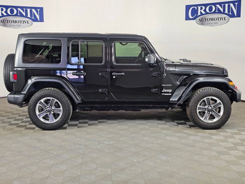 Used 2020 Jeep Wrangler Unlimited Sahara AWD/4WD image 30