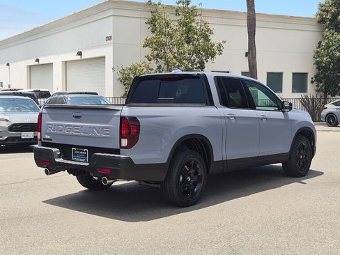 New 2026 Honda Ridgeline Black Edition image 11