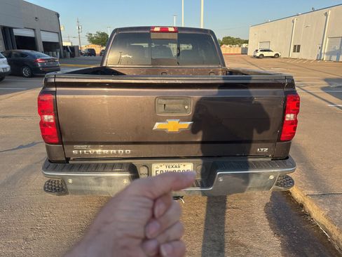 Used 2015 Chevrolet Silverado 1500 LTZ Z71 w/ LTZ Plus Package AWD/4WD image 4