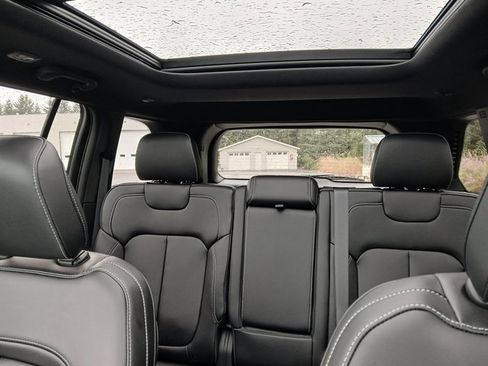 New 2025 Jeep Grand Cherokee Limited w/ Black Appearance Package image 9