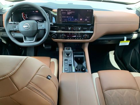 New 2026 Nissan Pathfinder Platinum FWD image 12