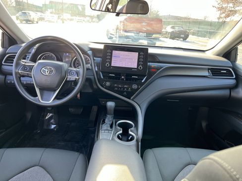 Used 2022 Toyota Camry LE image 20