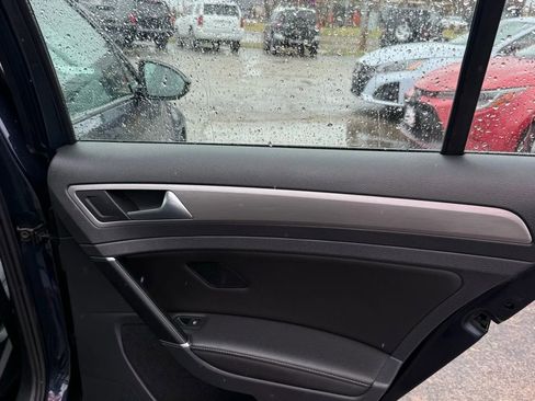 Used 2017 Volkswagen Golf Wolfsburg Edition image 19