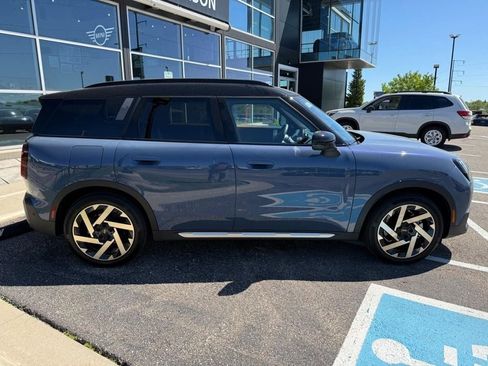 Used 2025 MINI Cooper Countryman SE AWD/4WD image 2