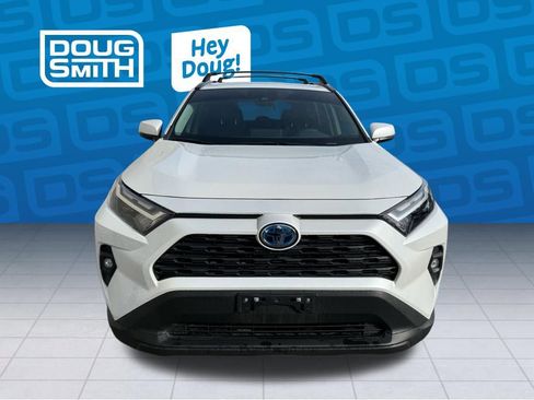 Used 2023 Toyota RAV4 XLE Premium image 5