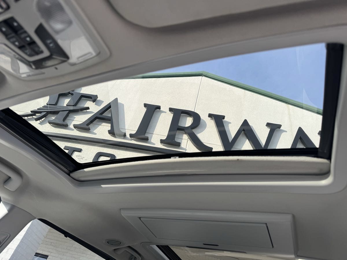 Used 2020 Toyota Sienna Limited Premium w/ Carpet Mat Package AWD/4WD image 26