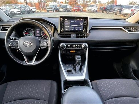 Used 2019 Toyota RAV4 XLE image 18
