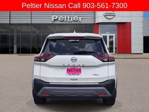 Used 2023 Nissan Rogue SV image 5