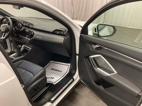 Used 2025 Audi Q3 2.0T Premium image 22