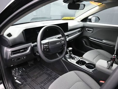 Used 2025 Kia K4 FWD image 12
