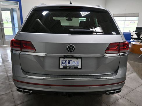 Used 2022 Volkswagen Atlas SEL R-Line AWD/4WD image 4