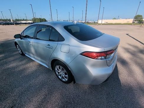 Used 2025 Toyota Corolla LE FWD image 6