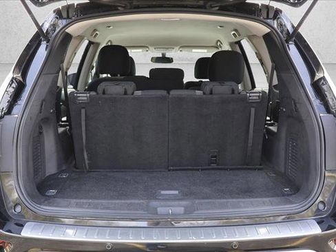 Used 2018 Nissan Pathfinder SV w/ SV All Weather Package AWD/4WD image 25
