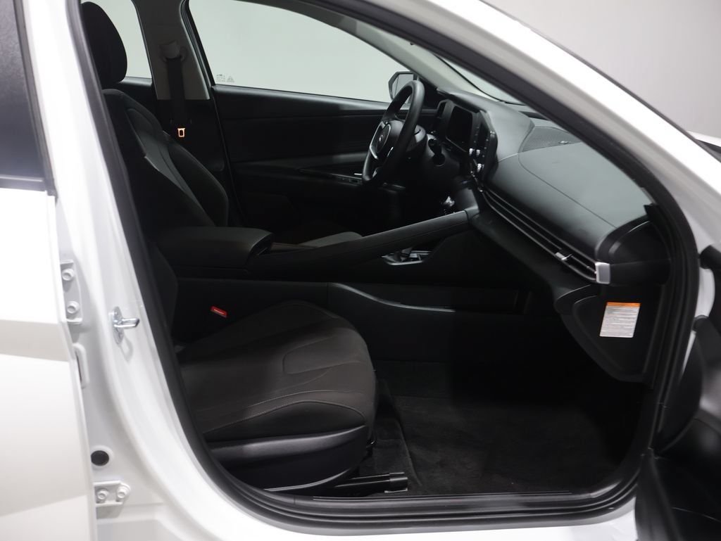 Used 2026 Hyundai Elantra Hybrid FWD image 22