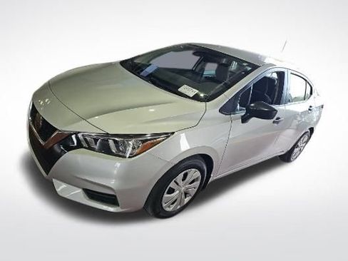 Used 2021 Nissan Versa S image 3