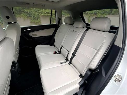 Used 2019 Volkswagen Tiguan SEL AWD/4WD image 22