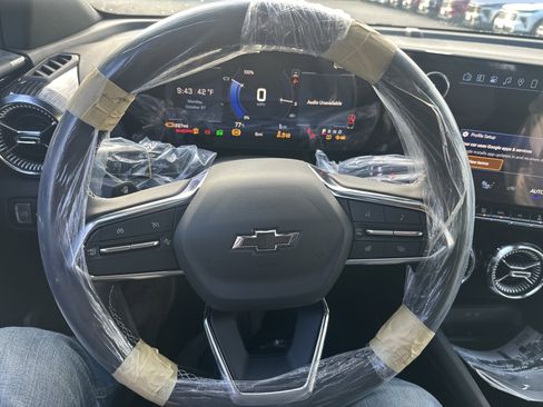 New 2026 Chevrolet Blazer EV LT AWD/4WD image 11