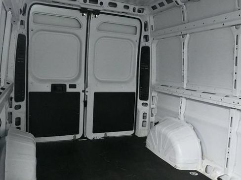 Used 2024 RAM ProMaster 2500 w/ Convenience Group FWD image 21