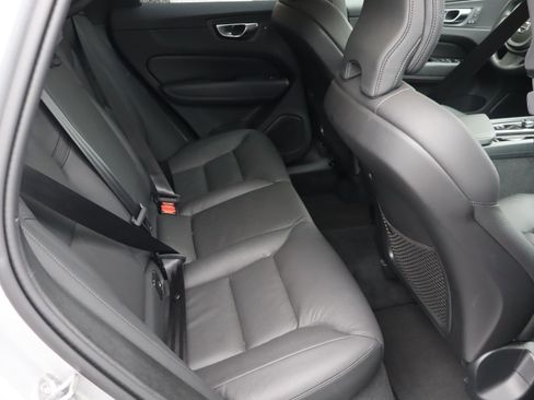 Used 2025 Volvo XC60 B5 Plus image 34