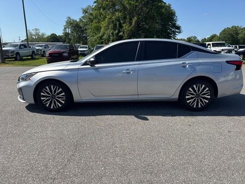 Used 2024 Nissan Altima 2.5 SV FWD image 6
