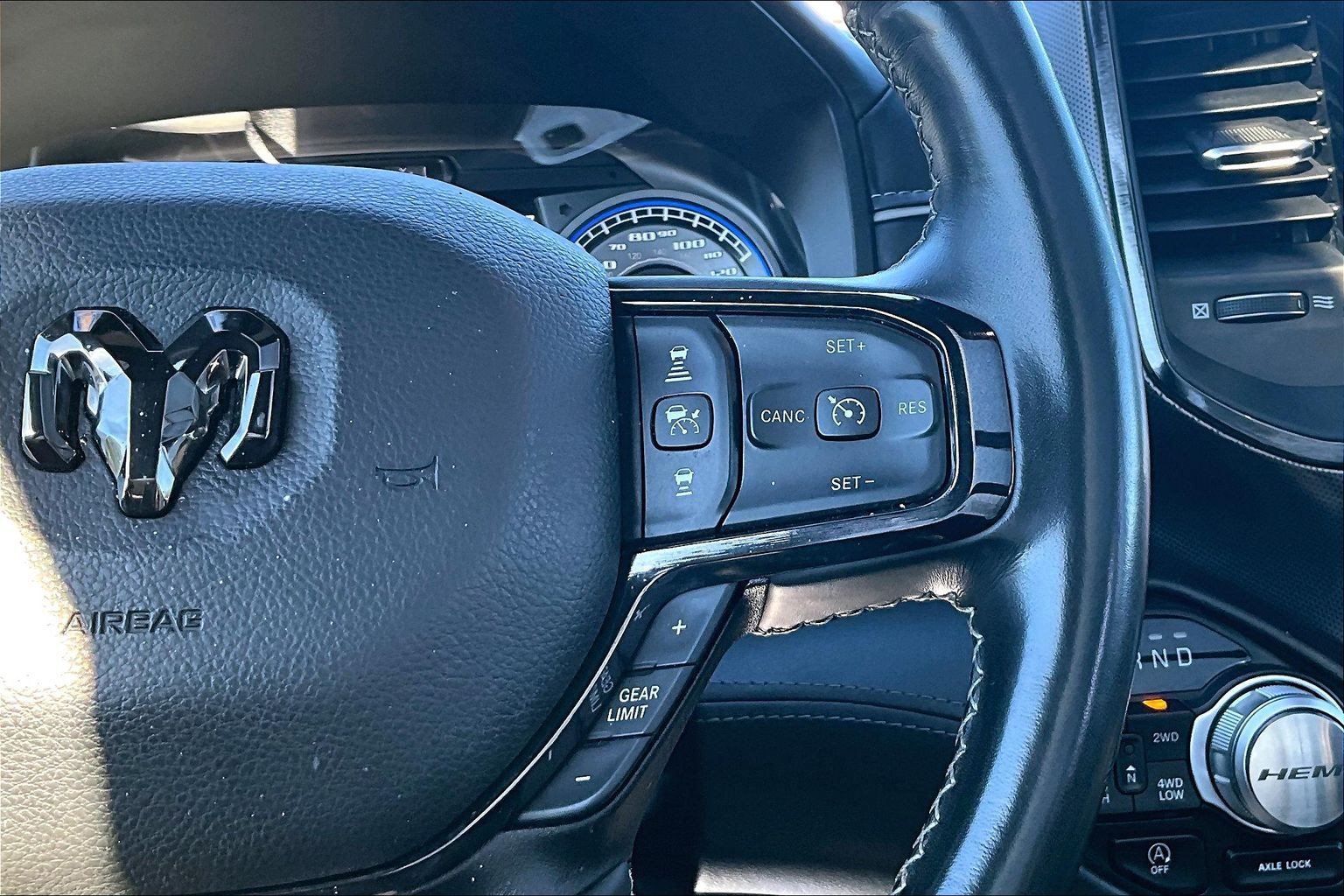 Used 2022 RAM 1500 Limited AWD/4WD image 17