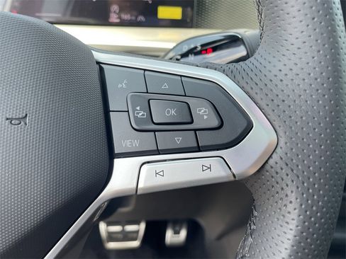 New 2025 Volkswagen Tiguan SE R-Line image 16