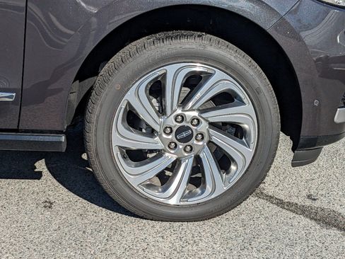 Certified 2024 Lincoln Navigator Reserve image 12