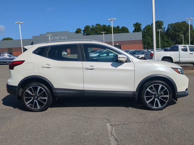 Used 2017 Nissan Rogue Sport SL w/ SL Premium Package FWD image 3