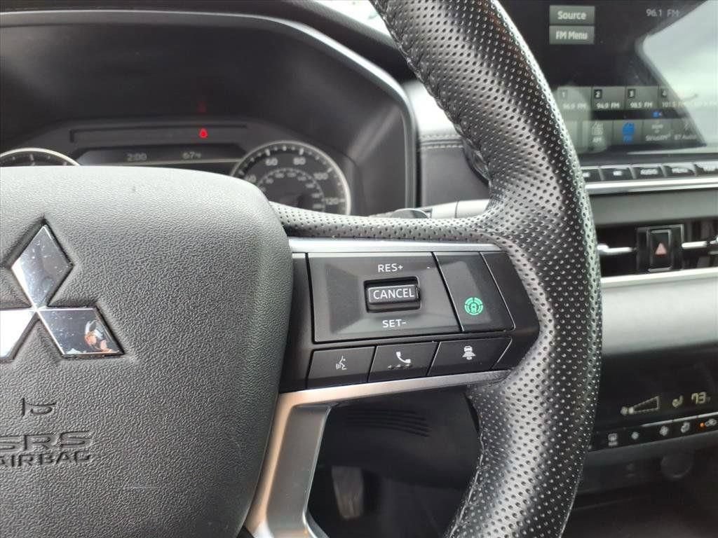 Used 2024 Mitsubishi Outlander SE AWD/4WD image 23