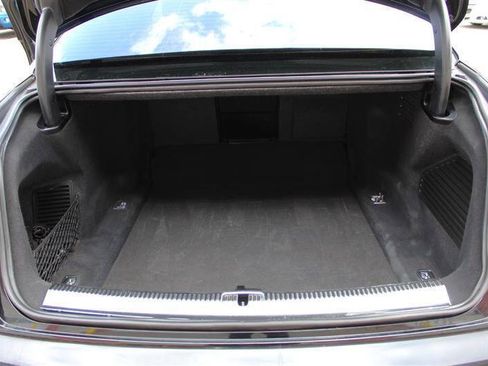 Used 2022 Audi A8 L 3.0T image 32