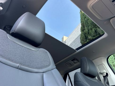 New 2026 Ford Explorer Active w/ Active Comfort Package image 19