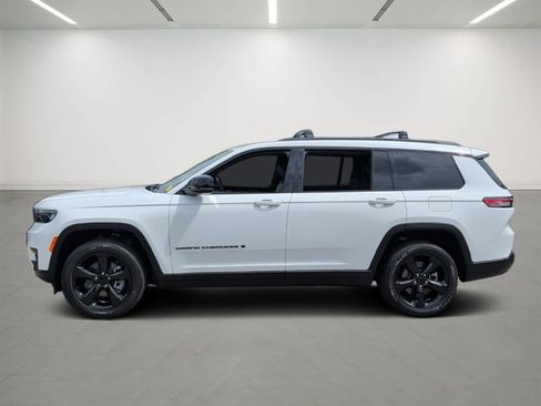Used 2023 Jeep Grand Cherokee L Laredo AWD/4WD image 3