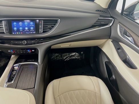 Used 2022 Buick Enclave Avenir image 24
