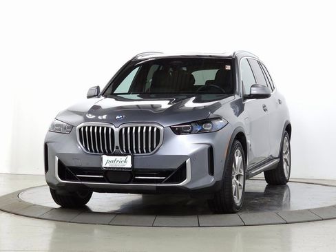 Used 2024 BMW X5 xDrive50e AWD/4WD image 3
