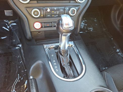 Used 2017 Ford Mustang Convertible image 15