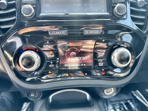 Used 2016 Nissan Juke SL AWD/4WD image 16