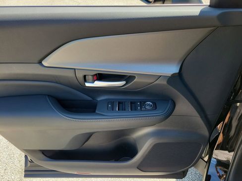 New 2026 Toyota Grand Highlander XLE FWD image 15