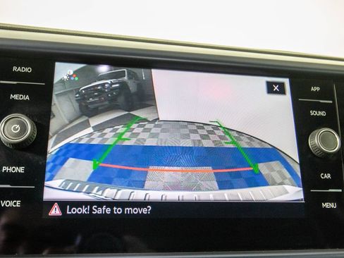 Used 2023 Volkswagen Taos SE w/ Panoramic Sunroof Package FWD image 21
