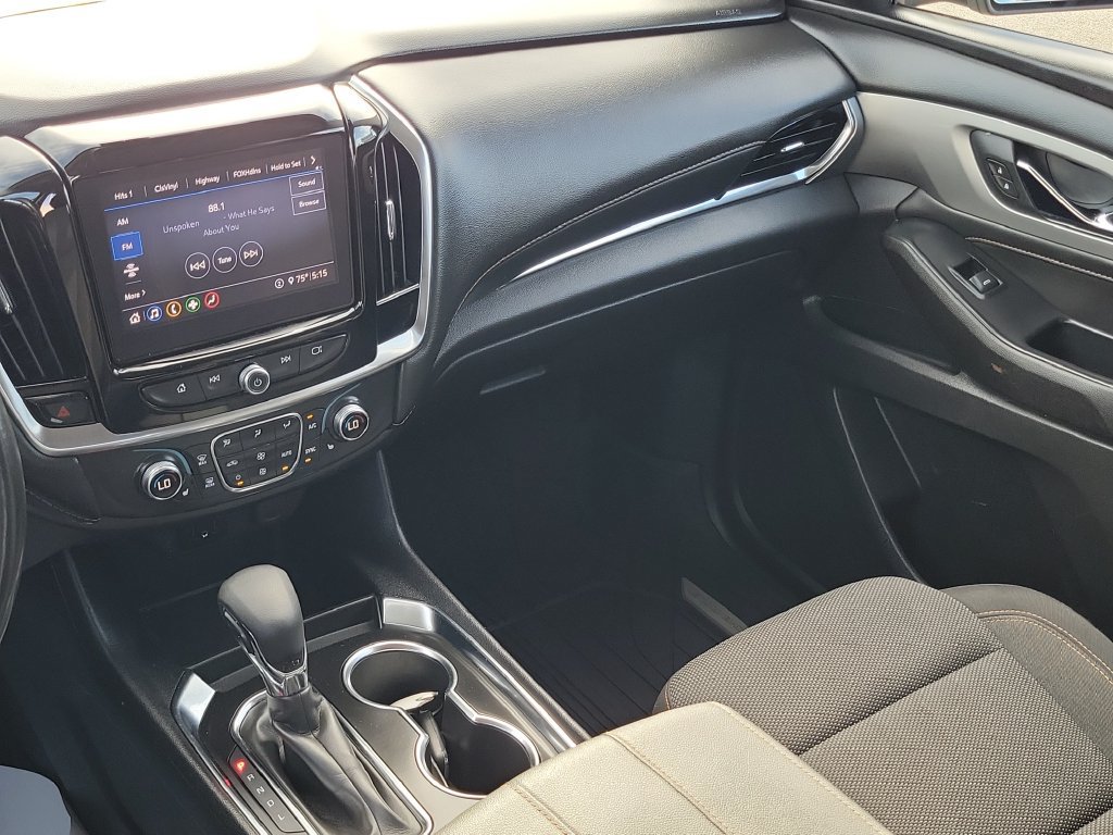 Used 2021 Chevrolet Traverse LT FWD image 34