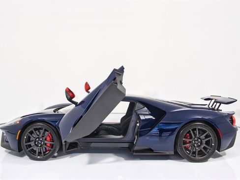 Used 2020 Ford GT Carbon Series RWD image 34