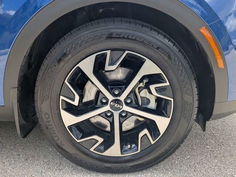 Certified 2024 Kia Sportage EX FWD image 11