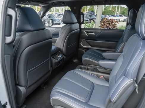 Certified 2026 INFINITI QX80 4WD image 32