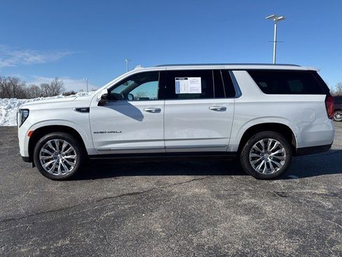 Certified 2023 GMC Yukon XL Denali image 2