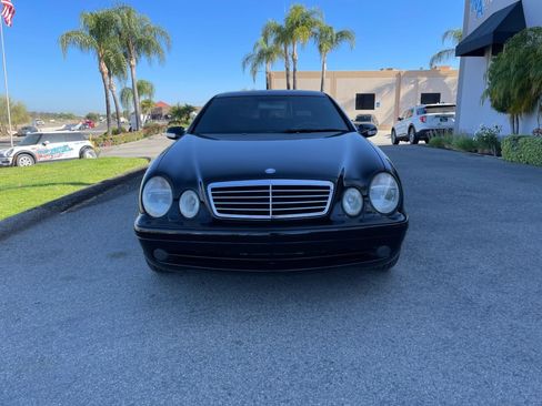 Used 2001 Mercedes-Benz CLK 55 AMG Coupe image 2