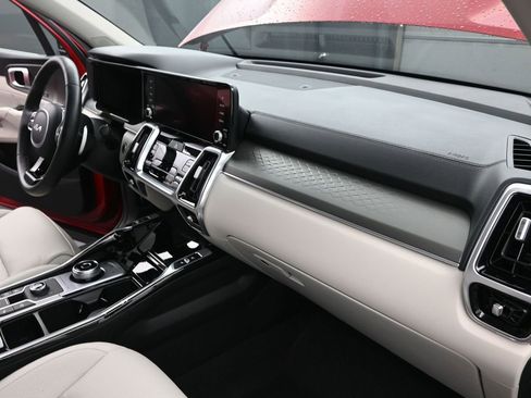 Used 2023 Kia Sorento SX Prestige w/ Panoramic Sunroof Package image 20