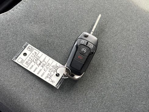 Used 2025 Ford F250 XLT AWD/4WD image 31