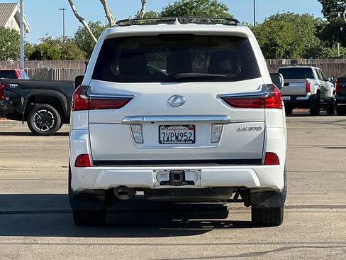 Used 2017 Lexus LX 570 4WD image 6